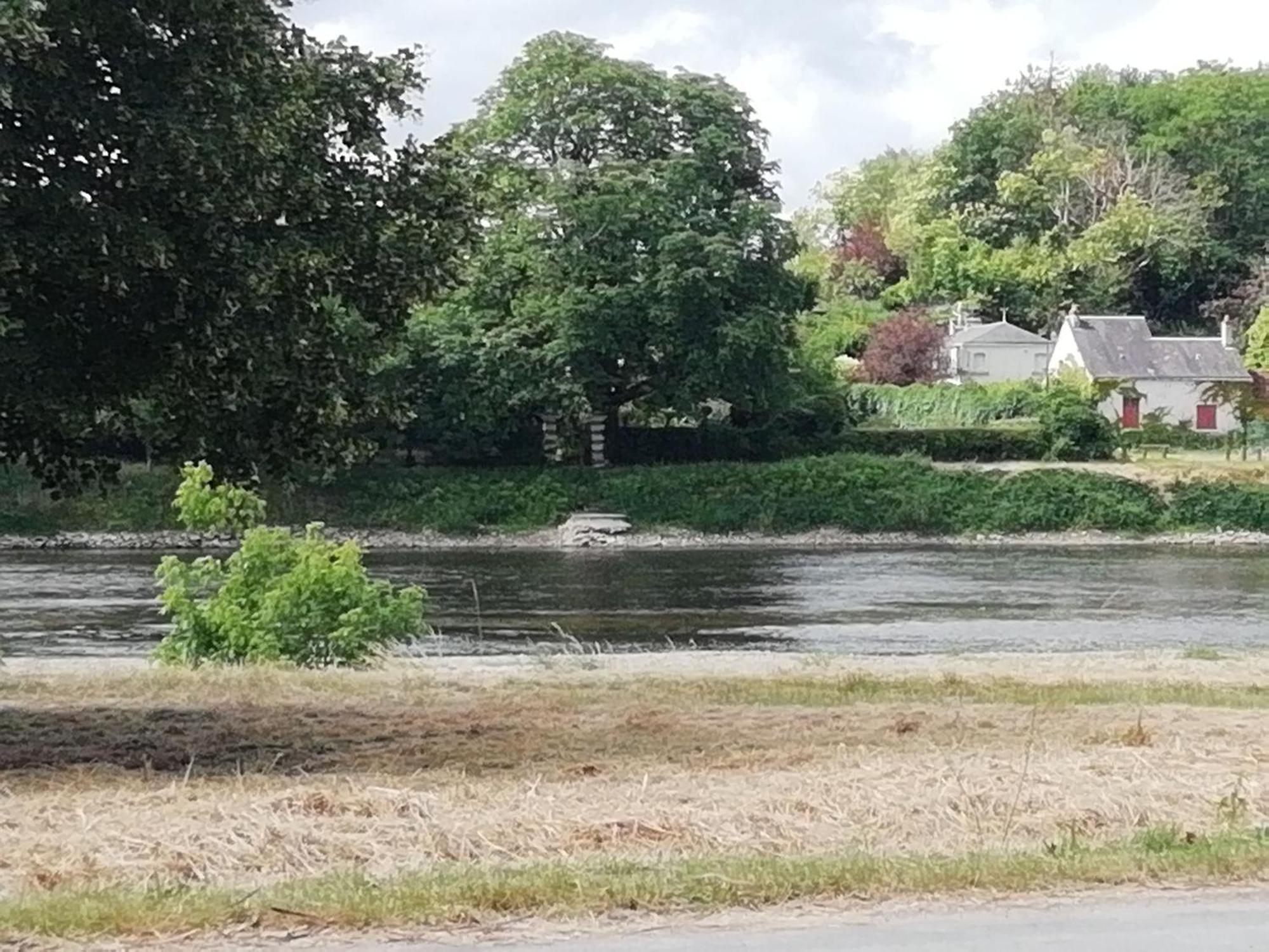 Studio Au Coeur De La Vallee De La Loire Azay-sur-Cher Bagian luar foto